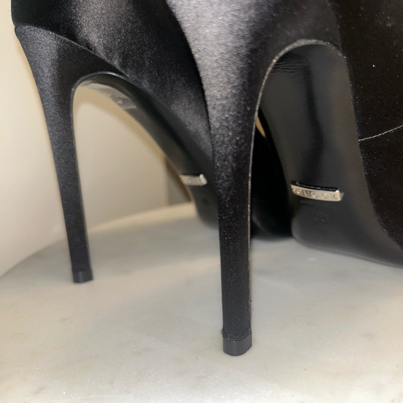 Gucci Black Bow Satin Heels - Picture 3 of 3